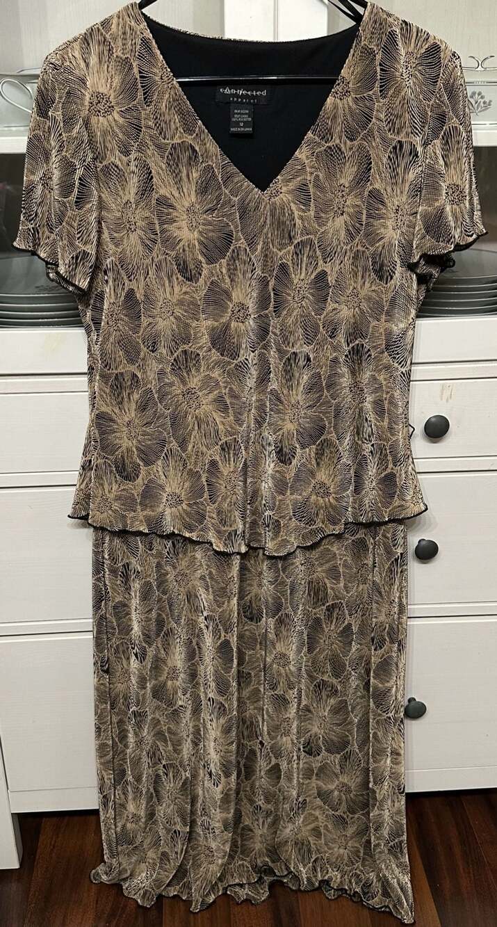 Connected Apparel Floral Crinkle Dress Size 12